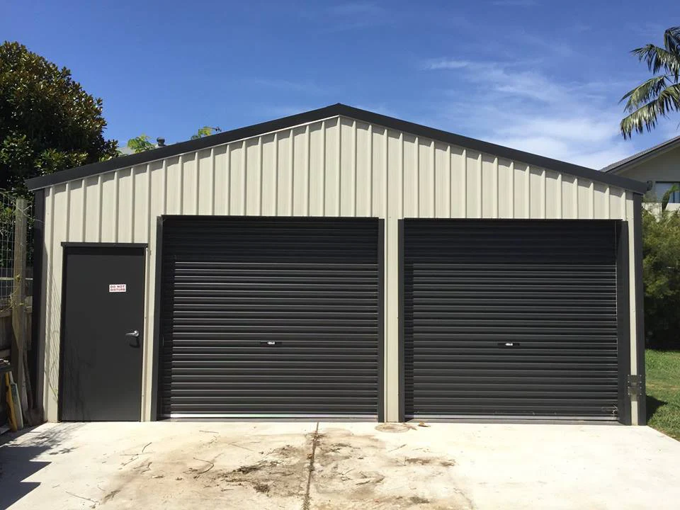 2400mm High B&D Squareline Roller Door - Image 3