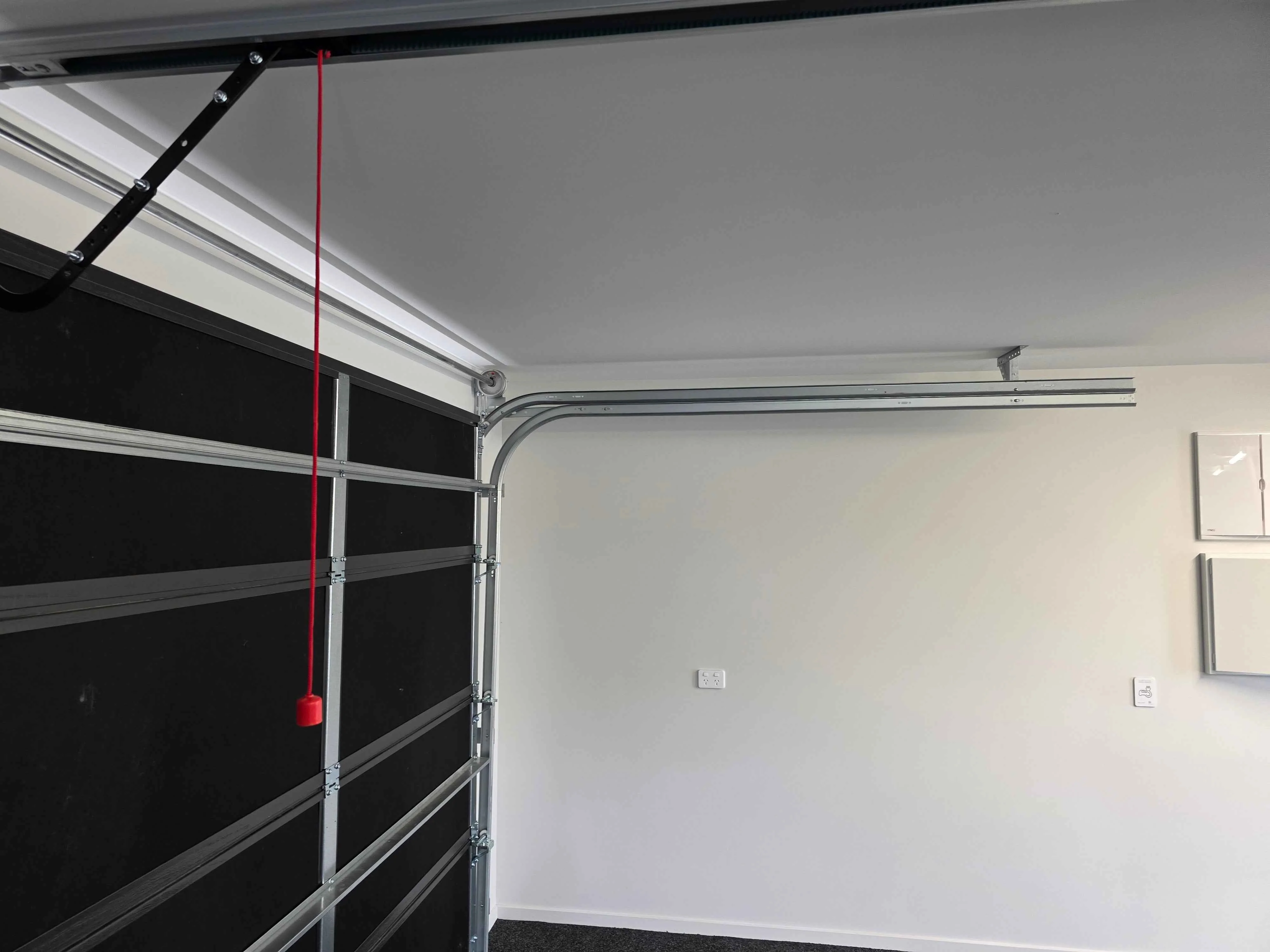 Low Headroom Kit for Sectional Door - Image 7